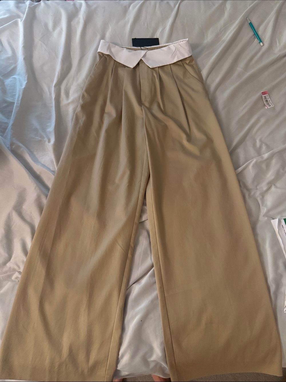 Gianni Bini fold over waist slack. Size 2. NWT